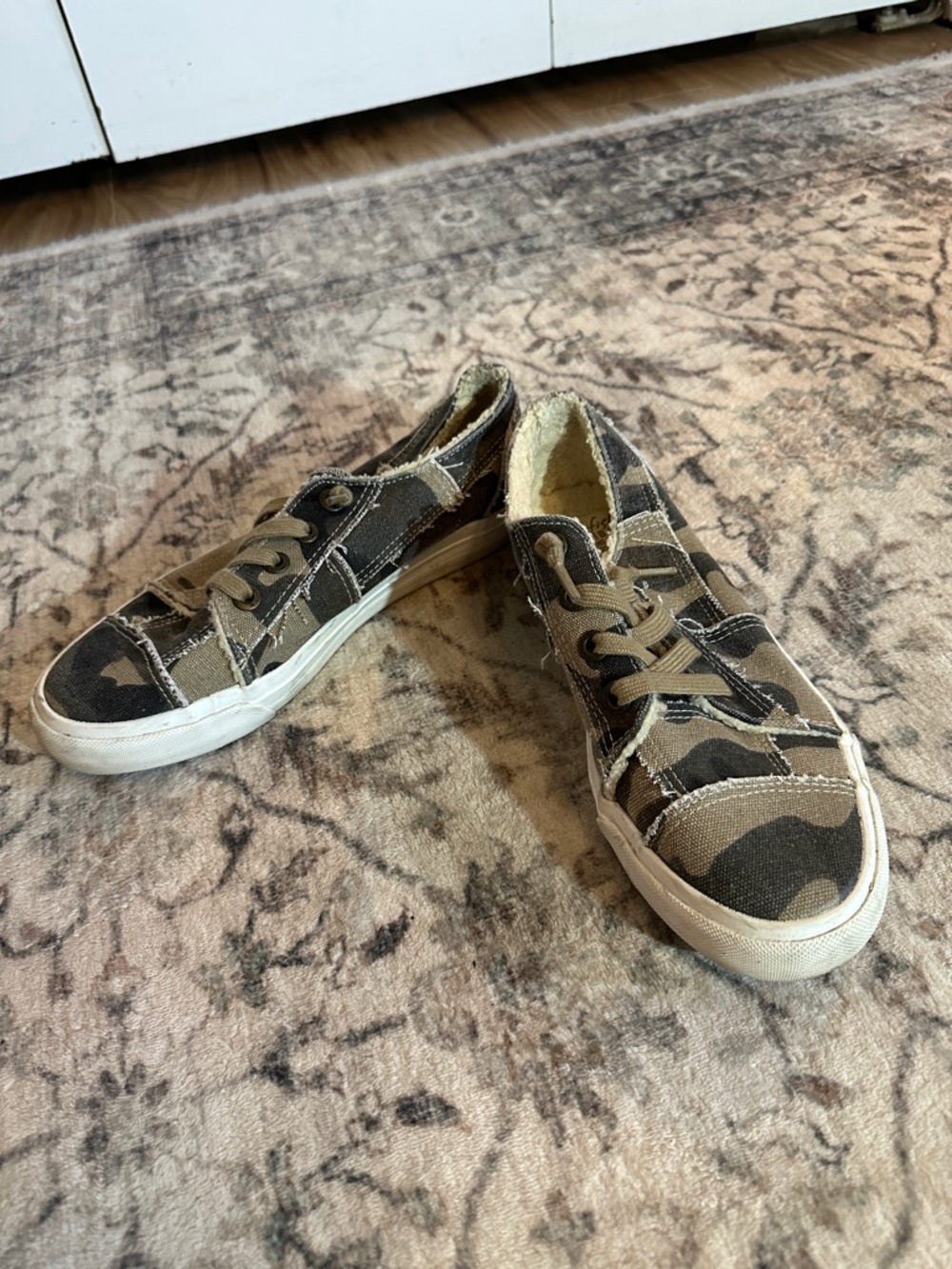 Blowfish Women’s Camo Canvas Sneakers - Brown/Green